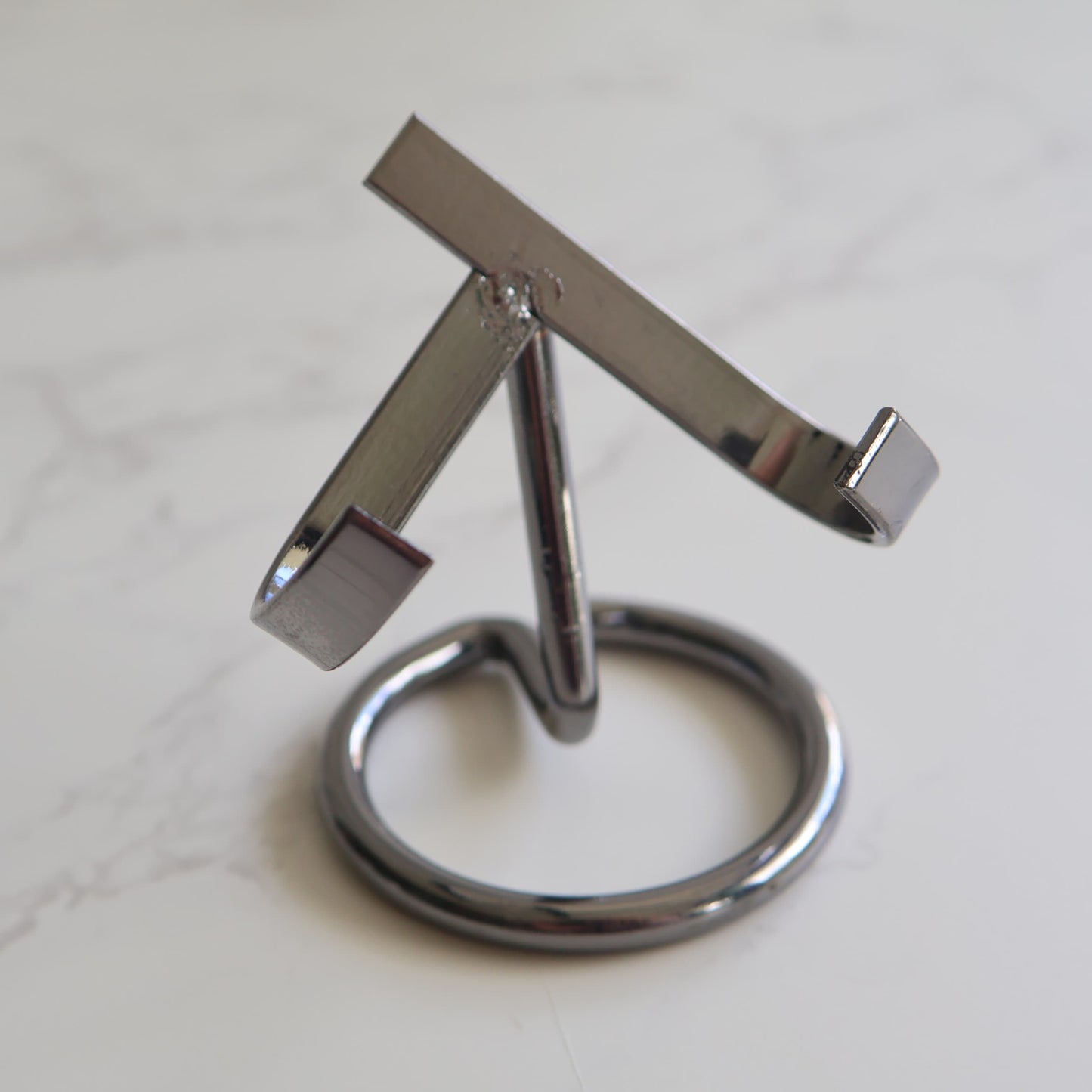 small metal stand display crytal heart