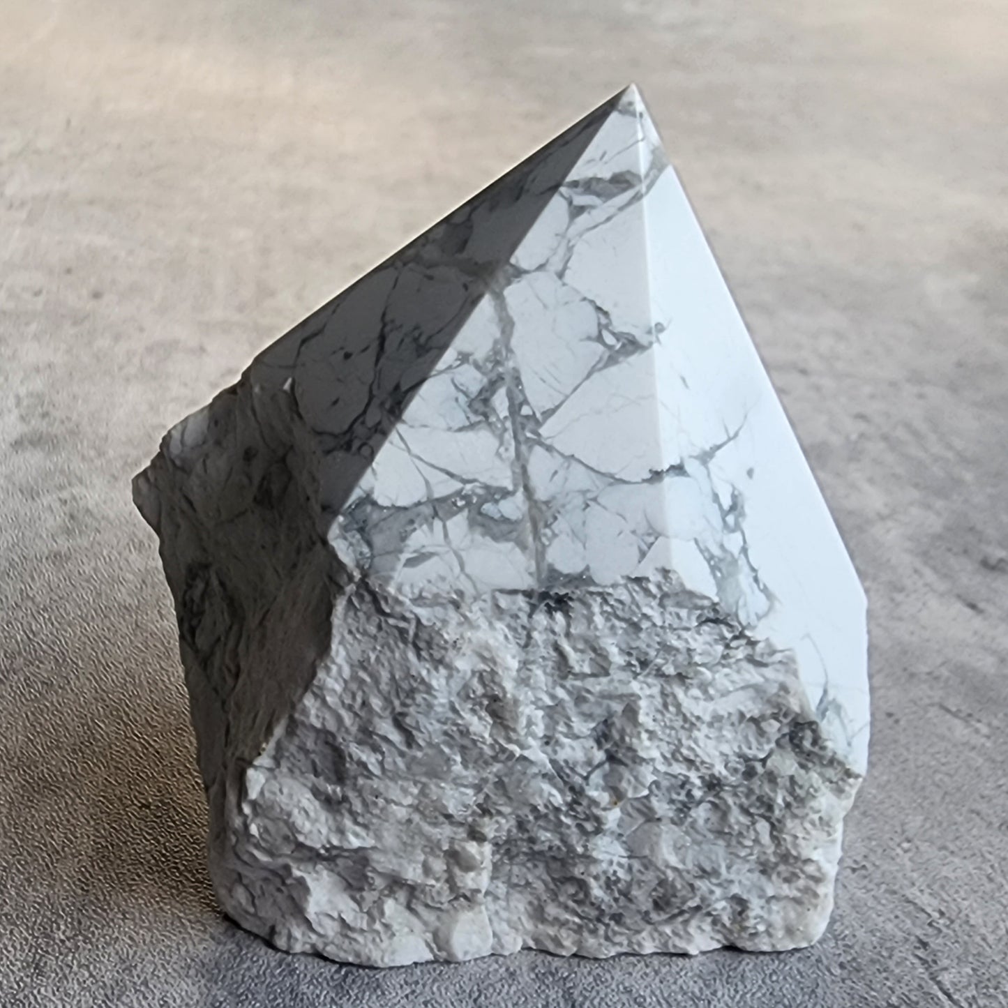 Howlite | Polished Point