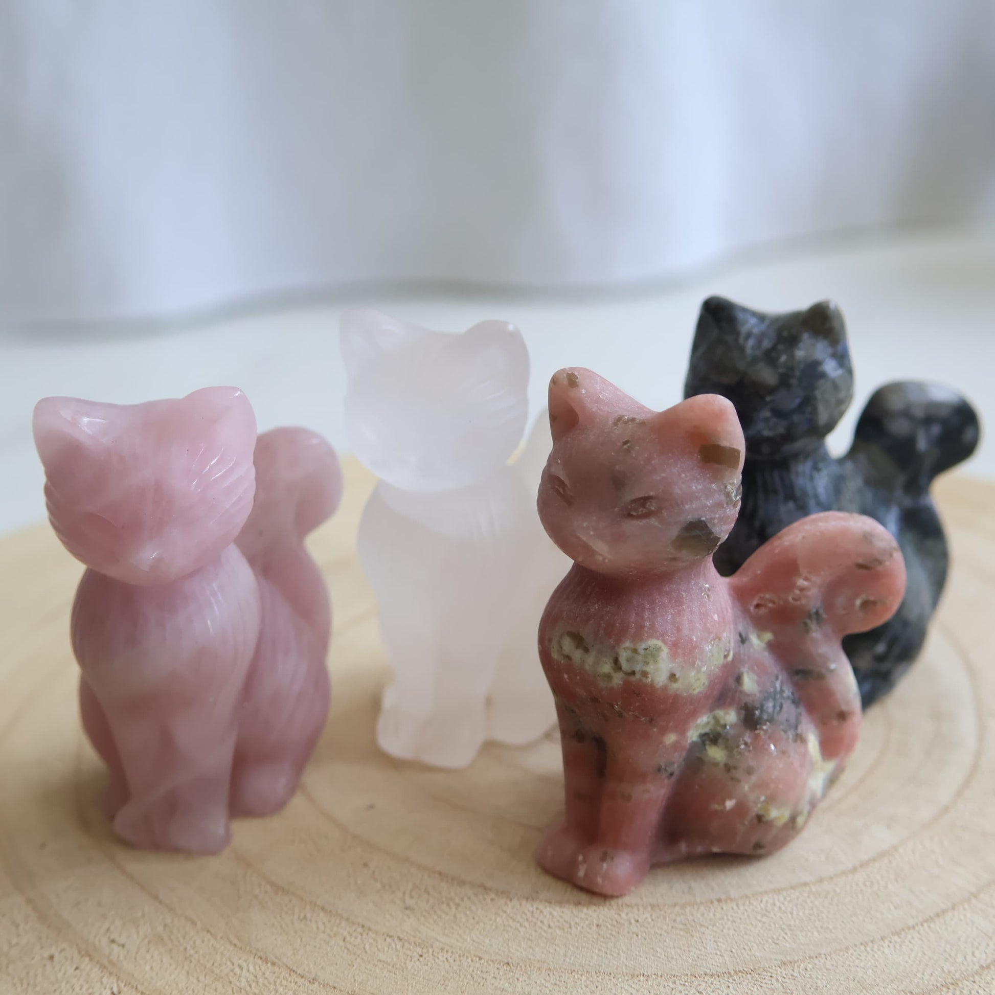 natural crystal cat carvings