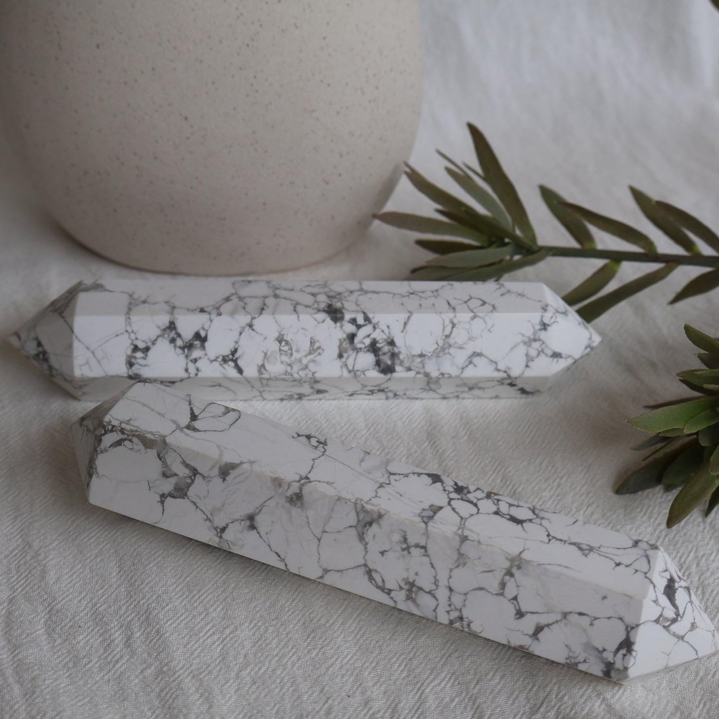 Howlite | Double Point - Large