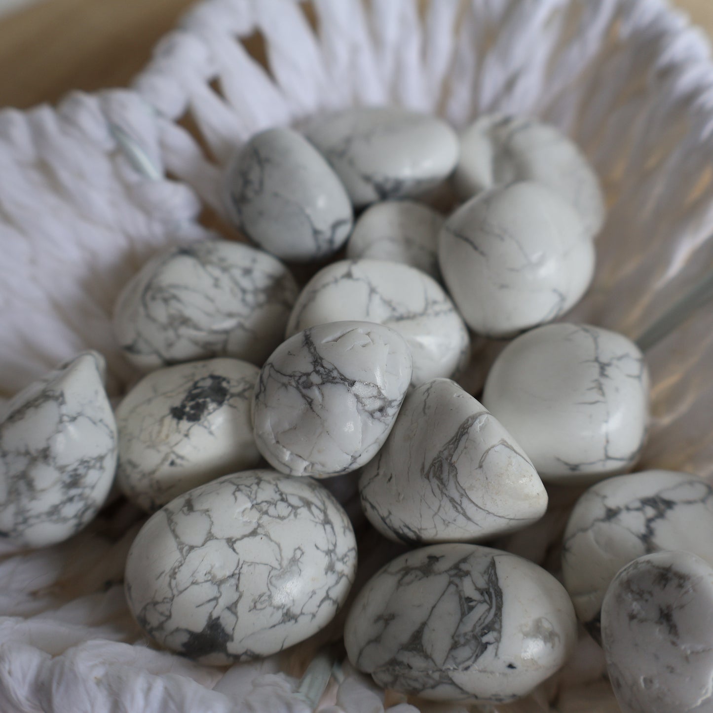 Howlite | Tumble