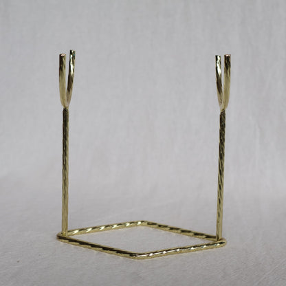 Metal crystal rod and wand display stand available in black, silver and gold, measuring 9.5cm x 10cm.