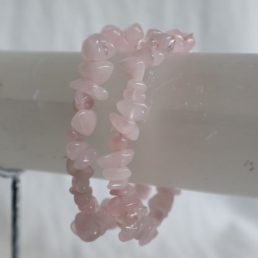 Rose Quartz chip stretch bracelet with natural soft pink crystal chips and subtle variations in colour and translucency.