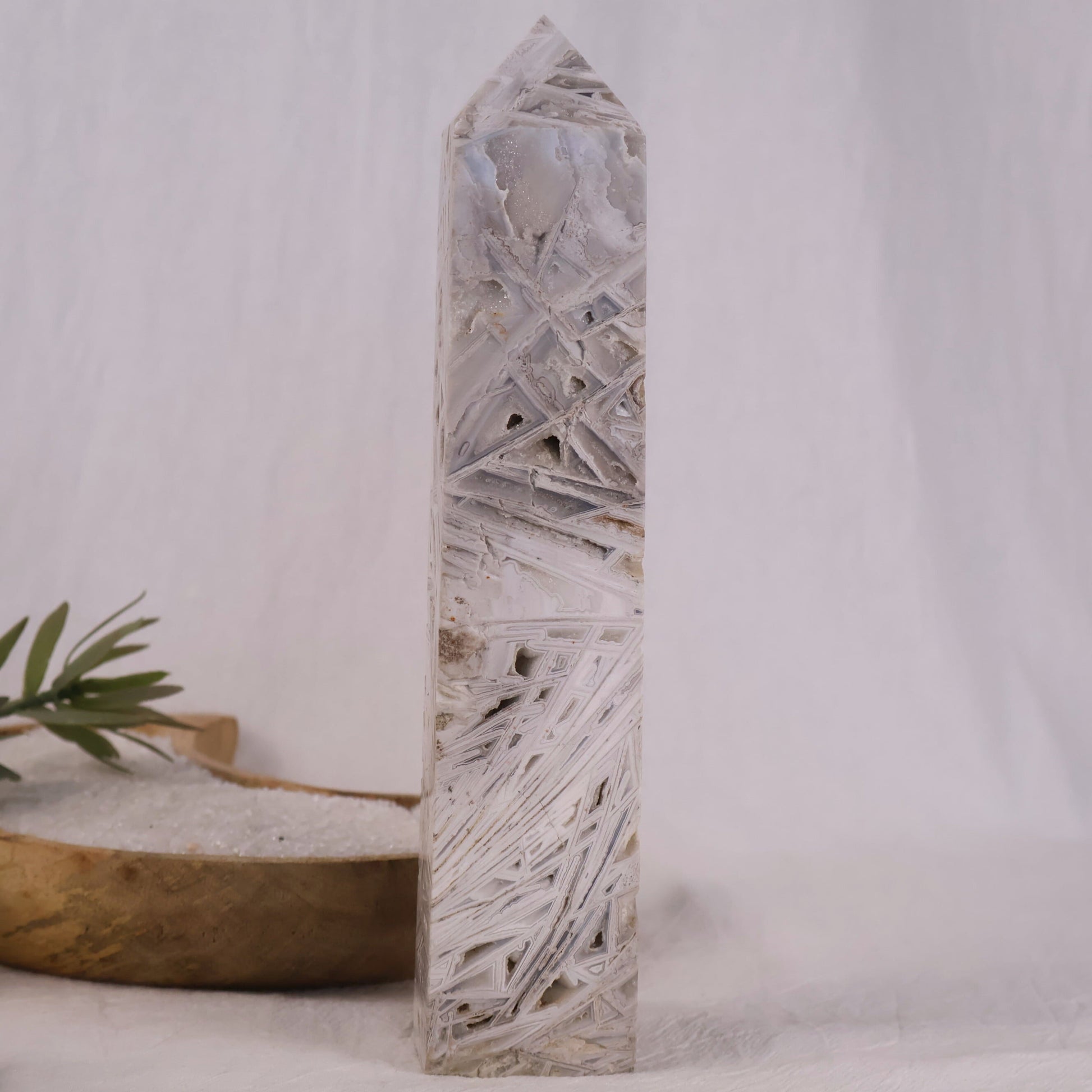 beautiful natural white mexican lace agate tower crystal