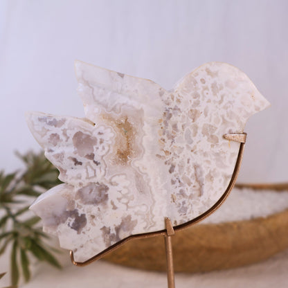 natural crystal white plume agate bird carving on stand